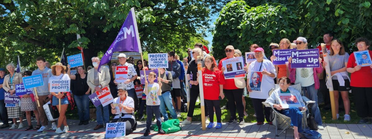 Smokefree rollback ‘deeply, widely felt’ by nurses, say Christchurch protestors