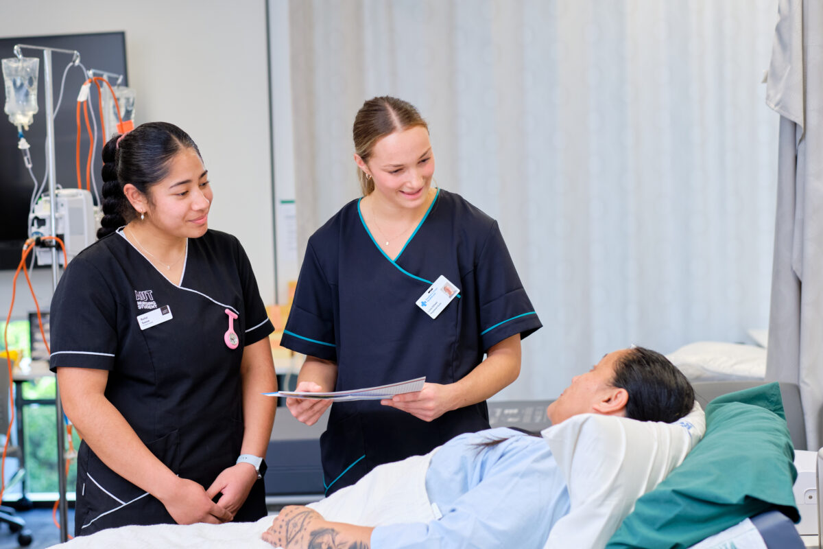 New Southern Cross scholarships will fund 17 AUT nursing students on clinical placements