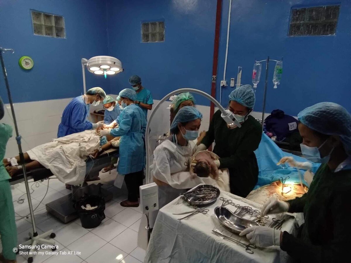 Amidst airstrikes, NZNO helps bring nursing knowledge to conflict zone