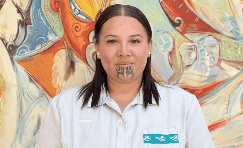 ‘Hell no! Aotearoa is my home’ — graduate told to look overseas Shayna Tiatia heard the Government’s call for more nurses during the COVID lockdown in 2020. She wanted to help the sick, ill and injured in her community and region. She did the training, got the degree. But now she can’t get a job and has been told to look overseas.