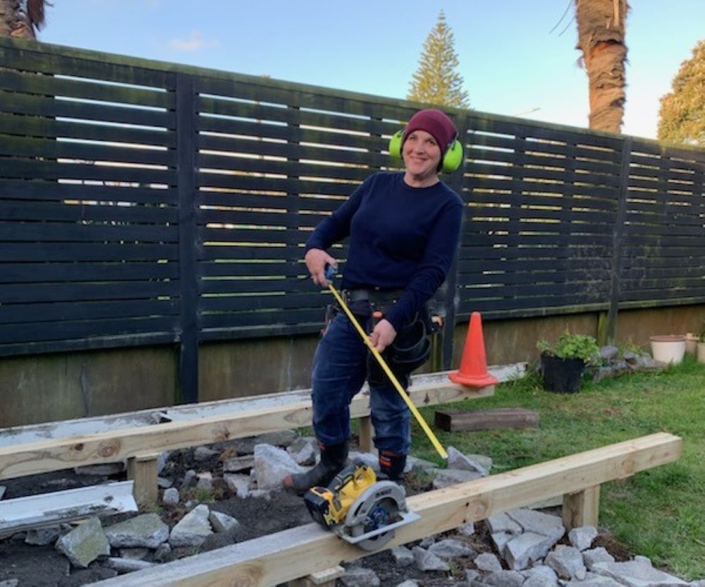 ‘I won’t give up’, says enrolled nurse graduate working on building site