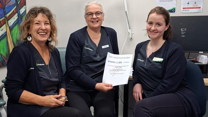 ‘It’s a start’ say primary health nurses on 3.5 per cent pay rise A 3.5 per cent pay rise is a start -- but not the end, says Waikato practice nurse Tracey Morgan, after NZNO's primary health-care (PHC) members voted to accept their employers' offer.
